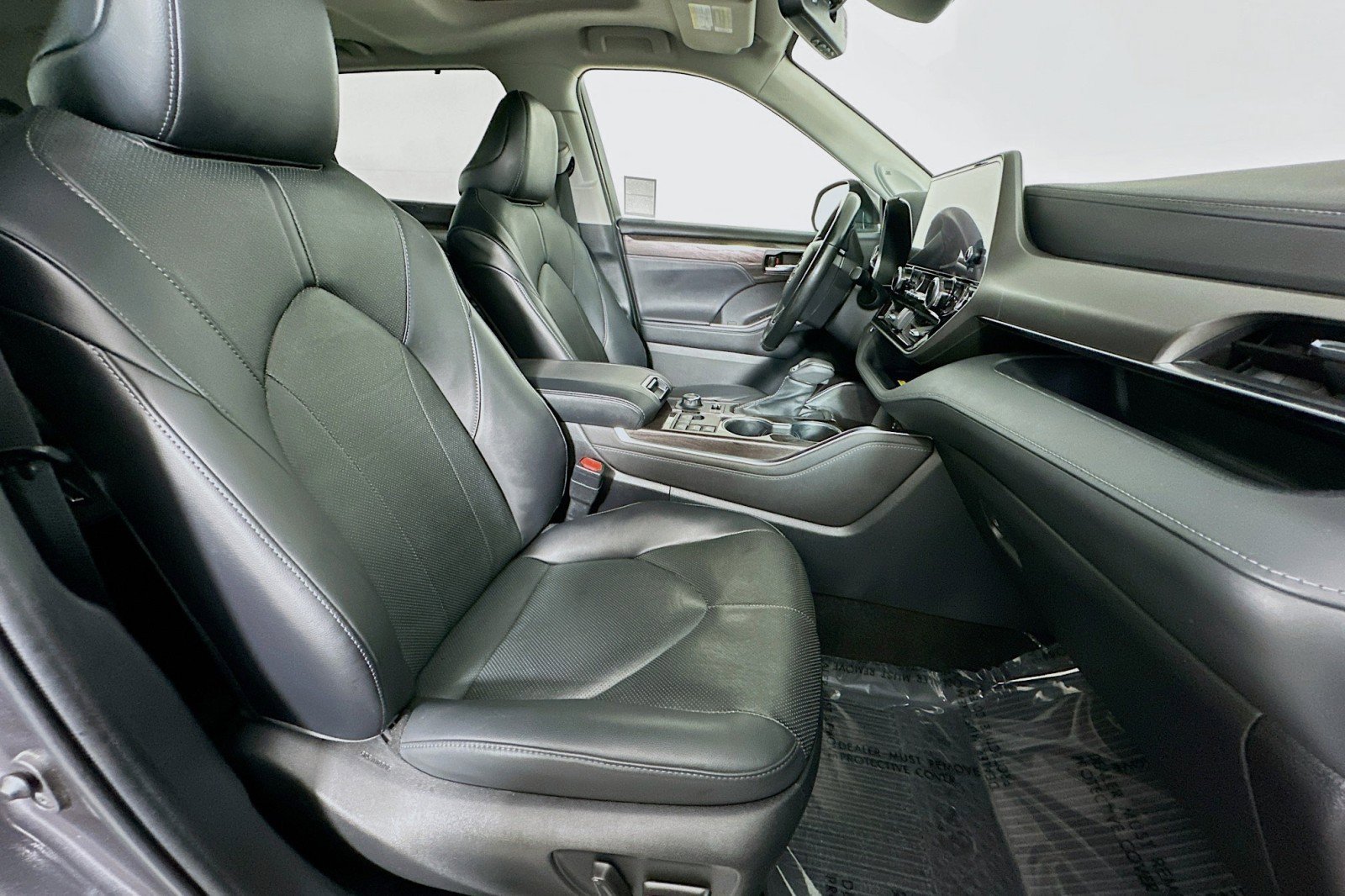 Used 2023 Toyota Highlander Limited image 8
