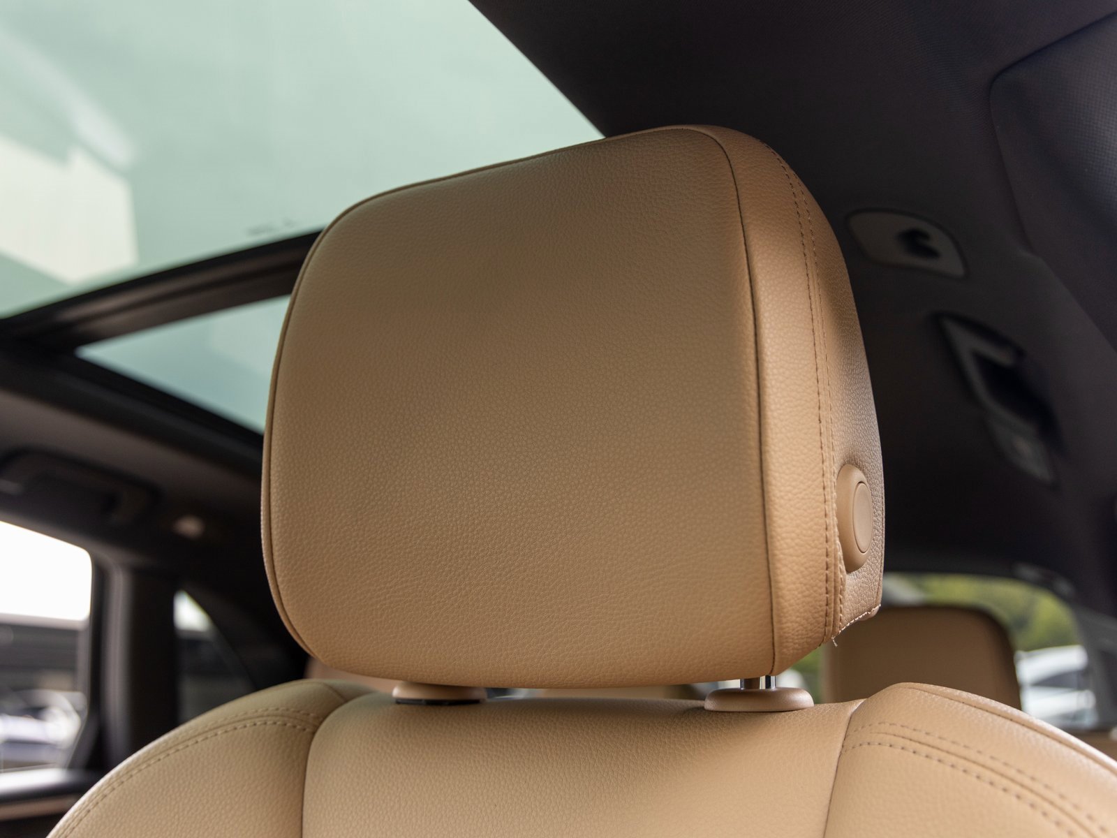 Used 2020 Porsche Macan image 26