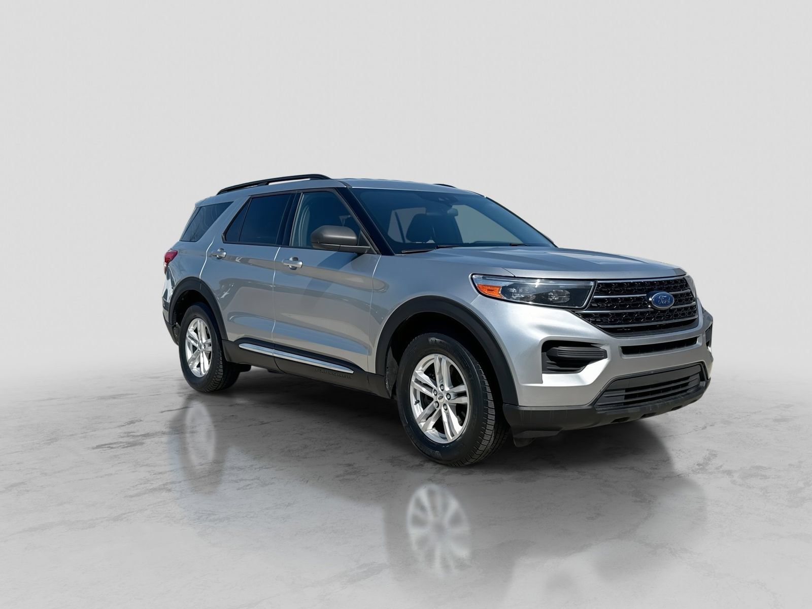 Used 2020 Ford Explorer XLT w/ Class III Trailer Tow Package AWD/4WD image 10