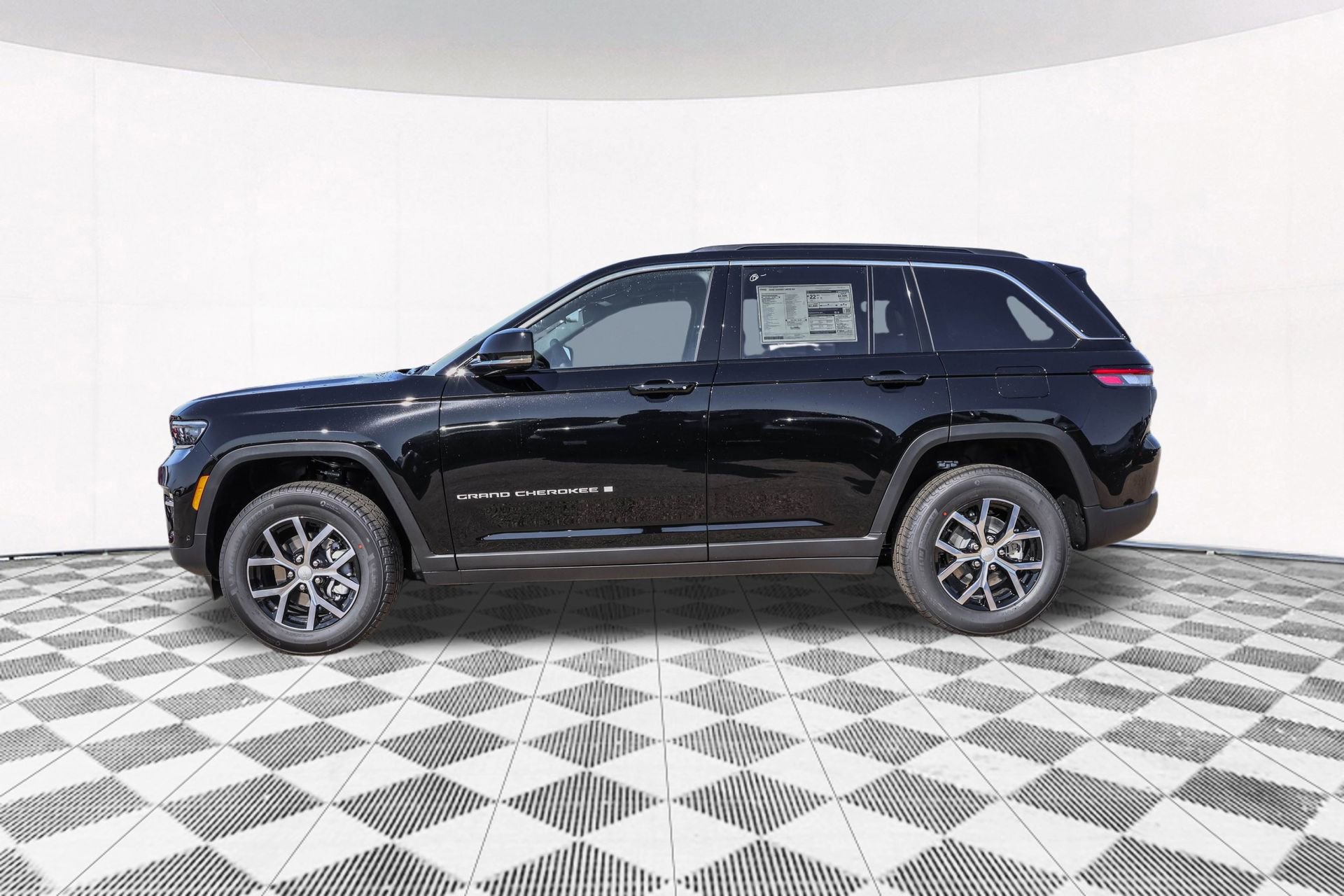 New 2025 Jeep Grand Cherokee Limited w/ Black Appearance Package image 8