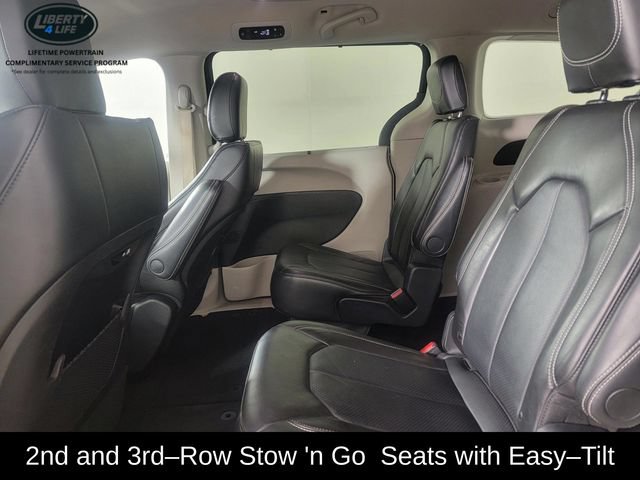 Used 2024 Chrysler Pacifica Touring-L FWD image 15