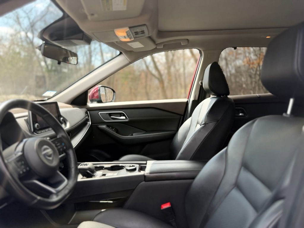 Used 2021 Nissan Rogue SV w/ Premium Package image 15