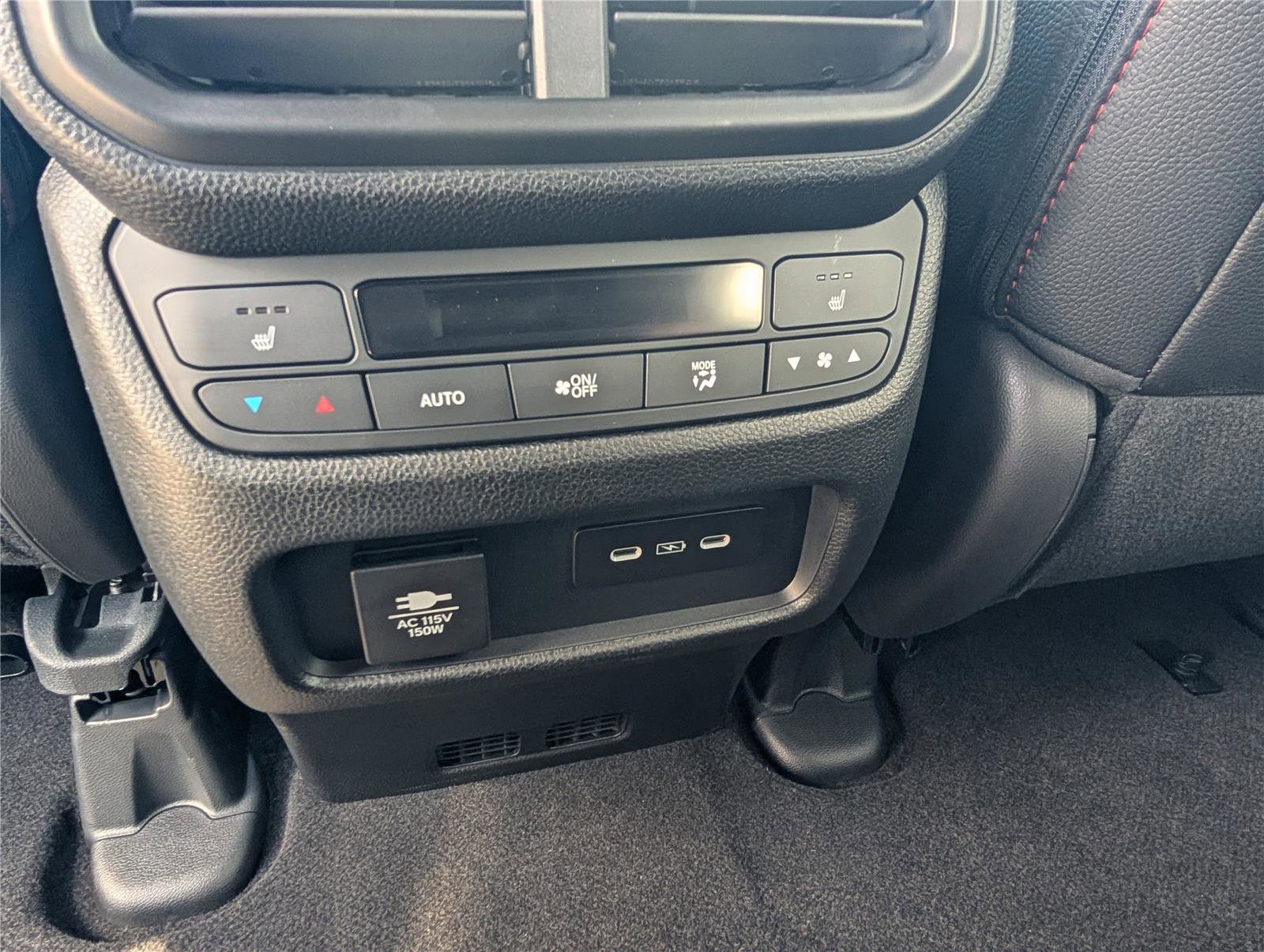 Used 2025 Honda Passport Black Edition image 17