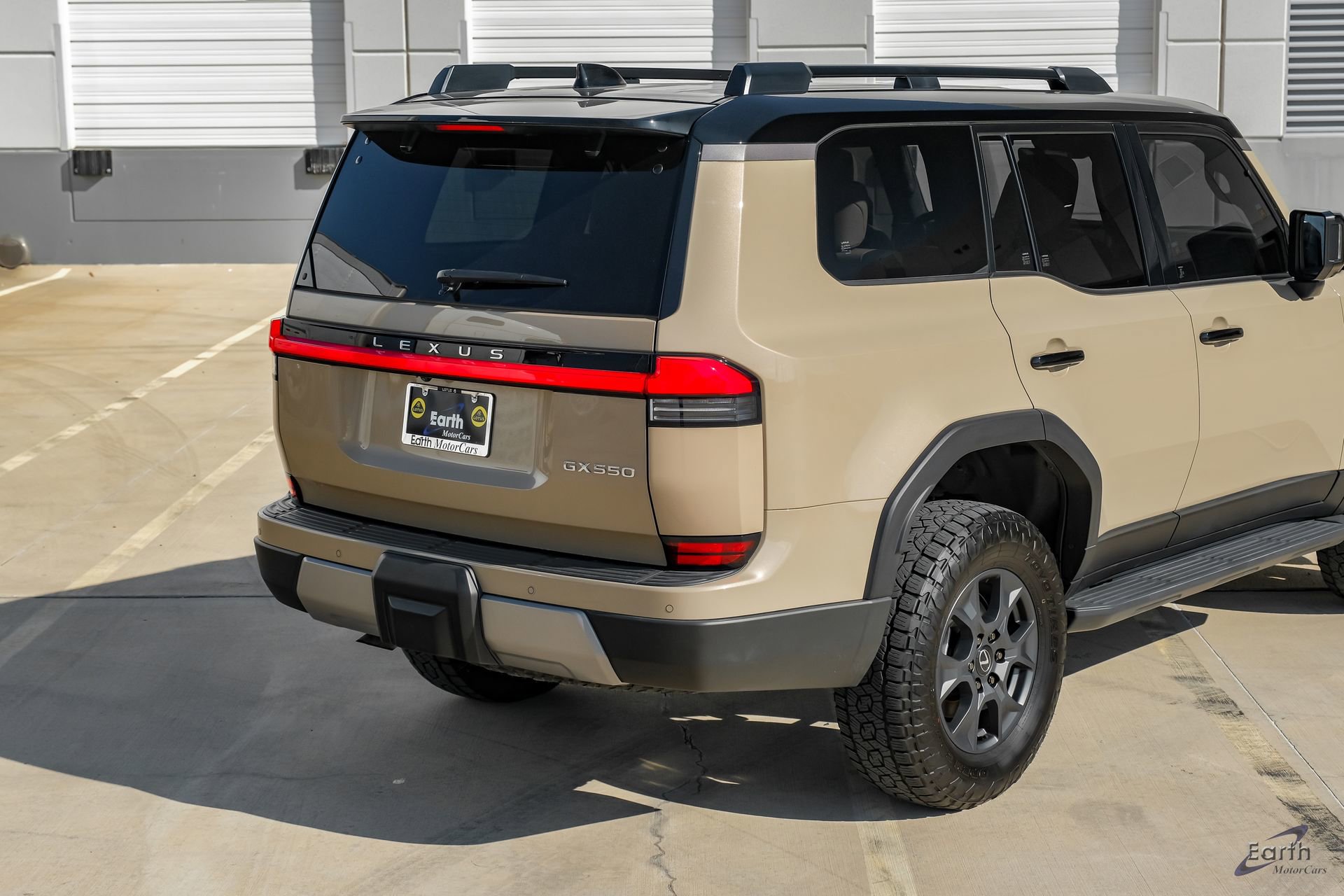 Used 2025 Lexus GX 550 w/ Accessory Package (CT) image 17