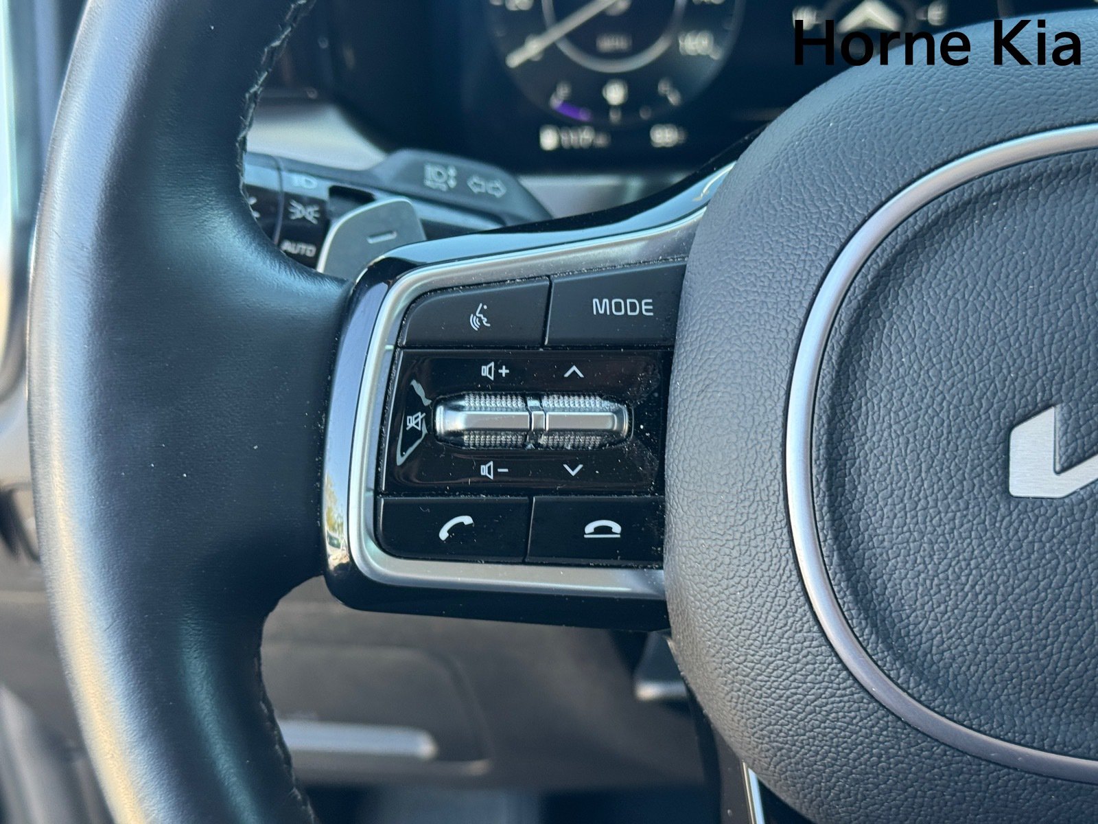 Certified 2023 Kia Sorento SX AWD/4WD image 18