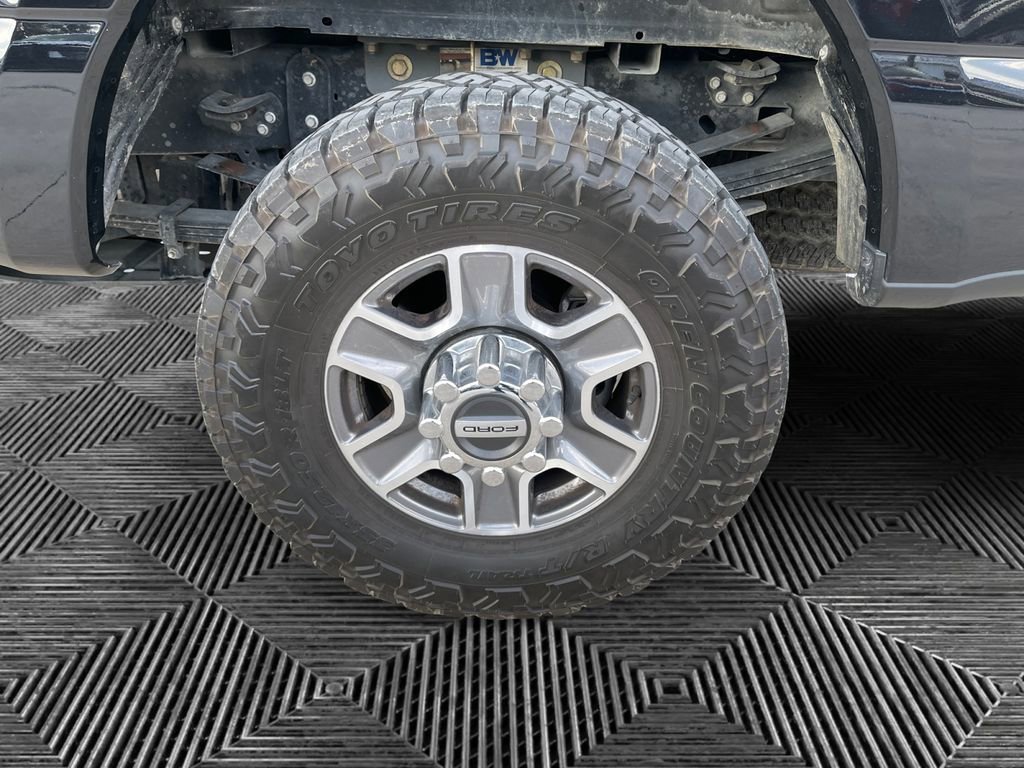 Used 2024 Ford F350 Lariat w/ FX4 Off-Road Package image 19