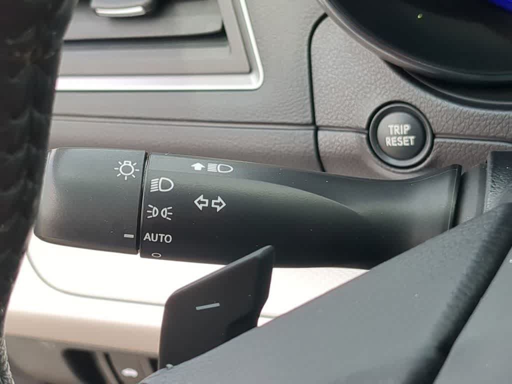 Used 2017 Subaru Legacy 2.5i Premium AWD/4WD image 24