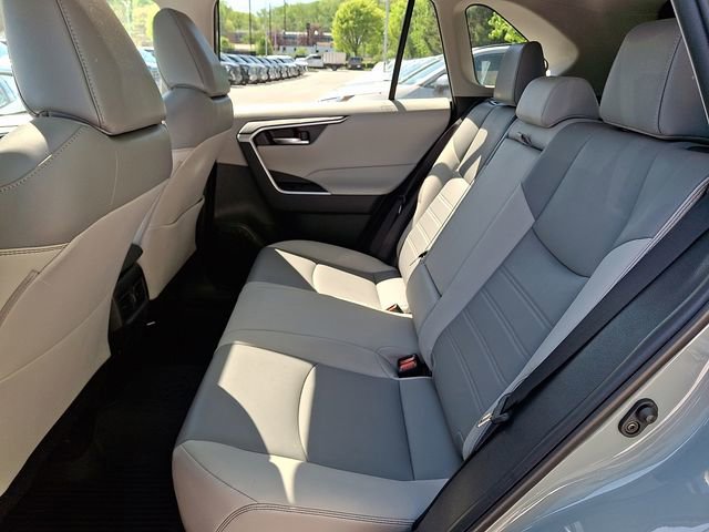 Certified 2021 Toyota RAV4 XLE Premium AWD/4WD image 10
