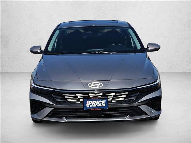 Used 2025 Hyundai Elantra SEL FWD image 2