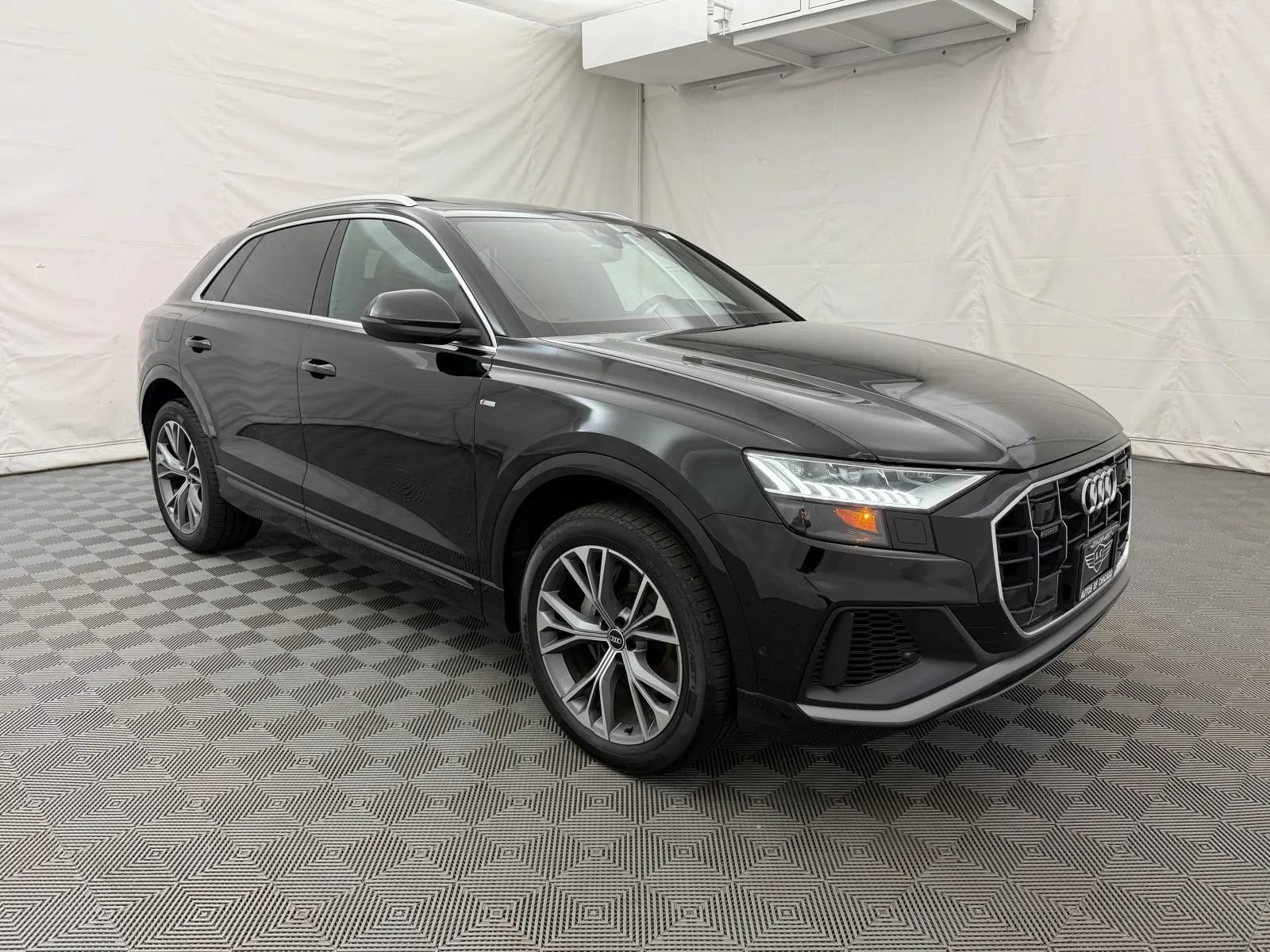 Used 2022 Audi Q8 Prestige AWD/4WD image 4