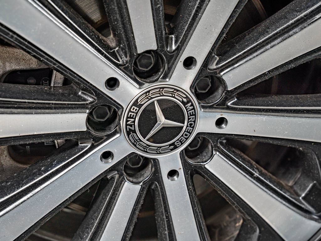 Used 2023 Mercedes-Benz GLB 250 4MATIC image 11