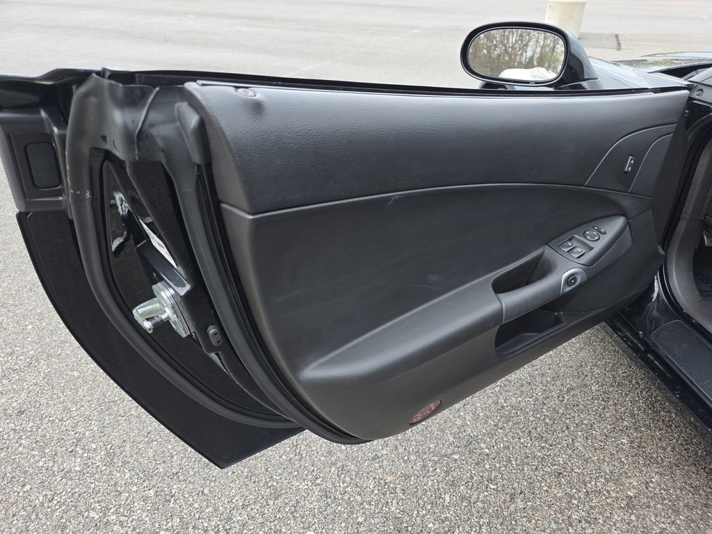 Used 2007 Chevrolet Corvette Coupe image 19