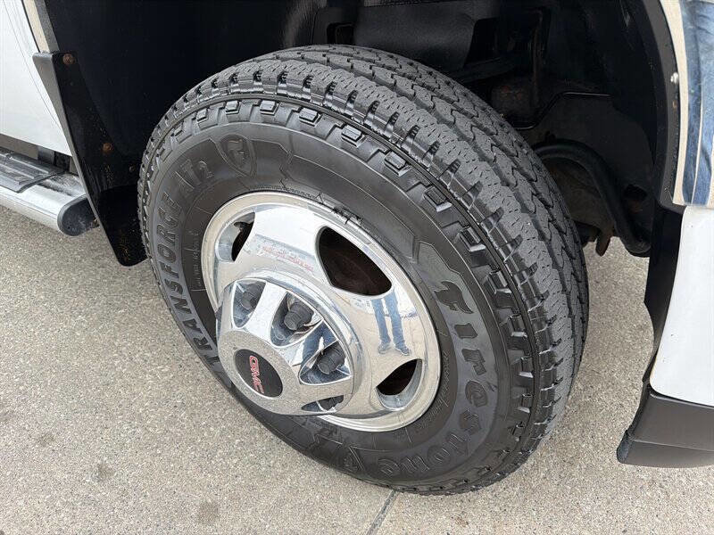 Used 2013 GMC Sierra 3500 Denali image 11