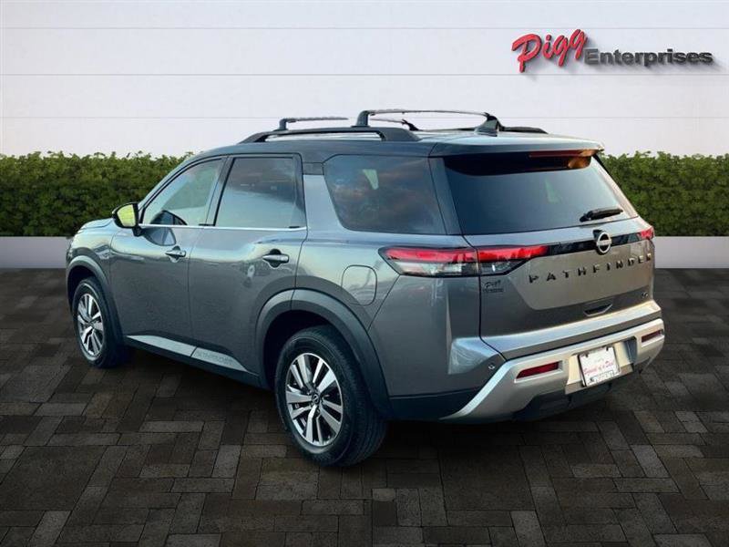 Used 2023 Nissan Pathfinder SL w/ Lighting Package (N92) image 2