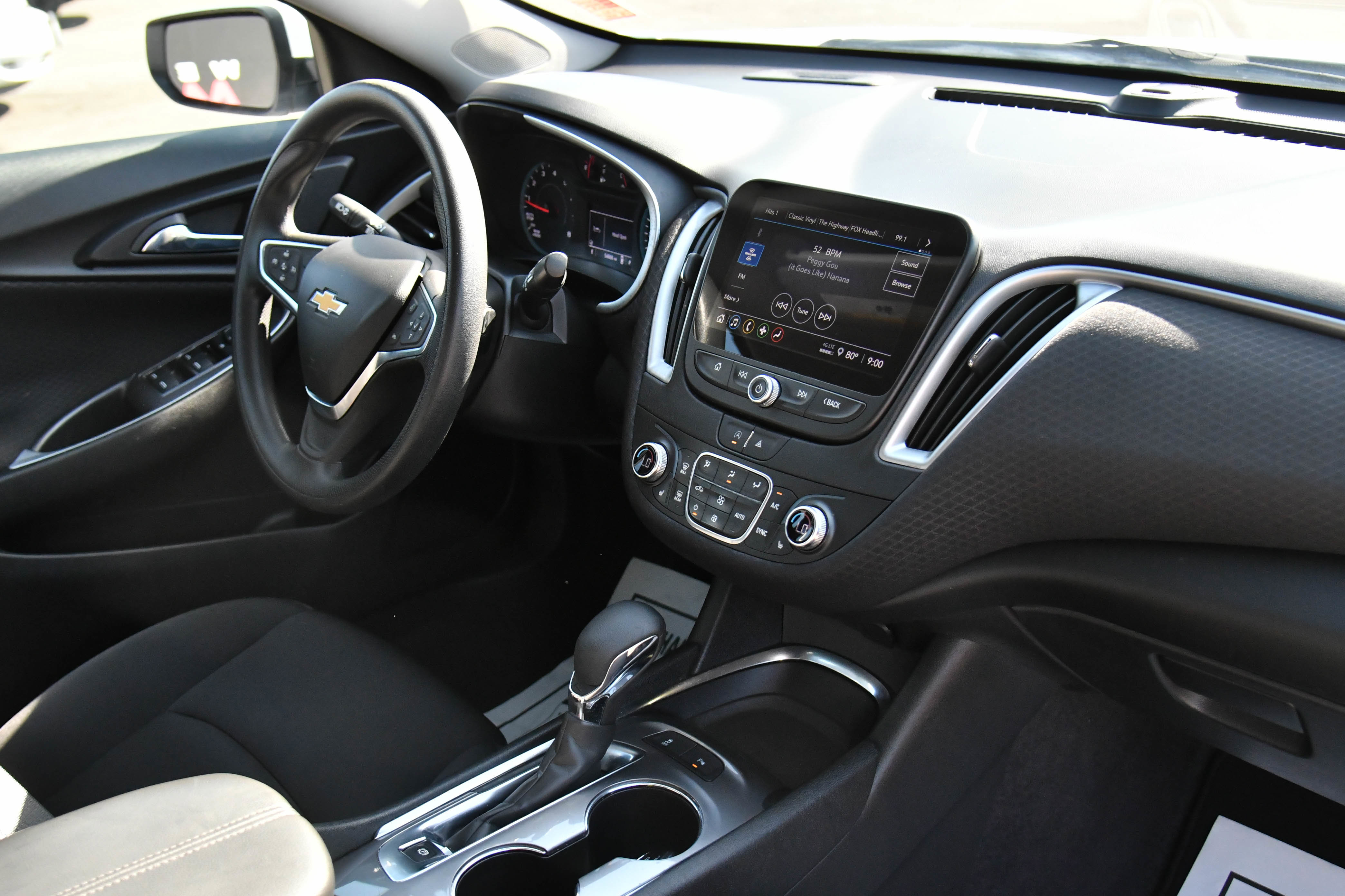 Used 2024 Chevrolet Malibu LT FWD image 39