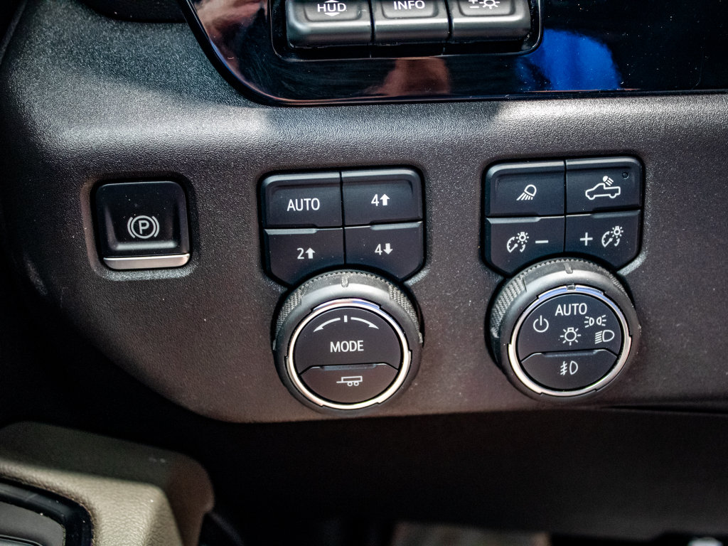 Used 2025 Chevrolet Silverado 1500 ZR2 w/ Technology Package AWD/4WD image 44