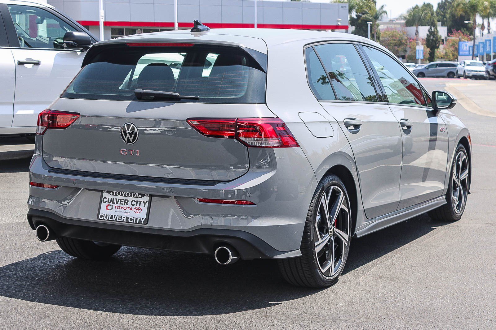 Used 2026 Volkswagen GTI SE FWD image 10