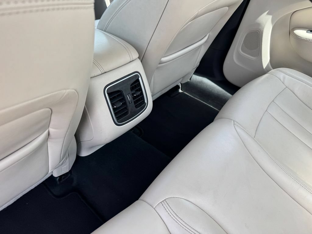 Used 2015 Chrysler 200 C FWD image 12