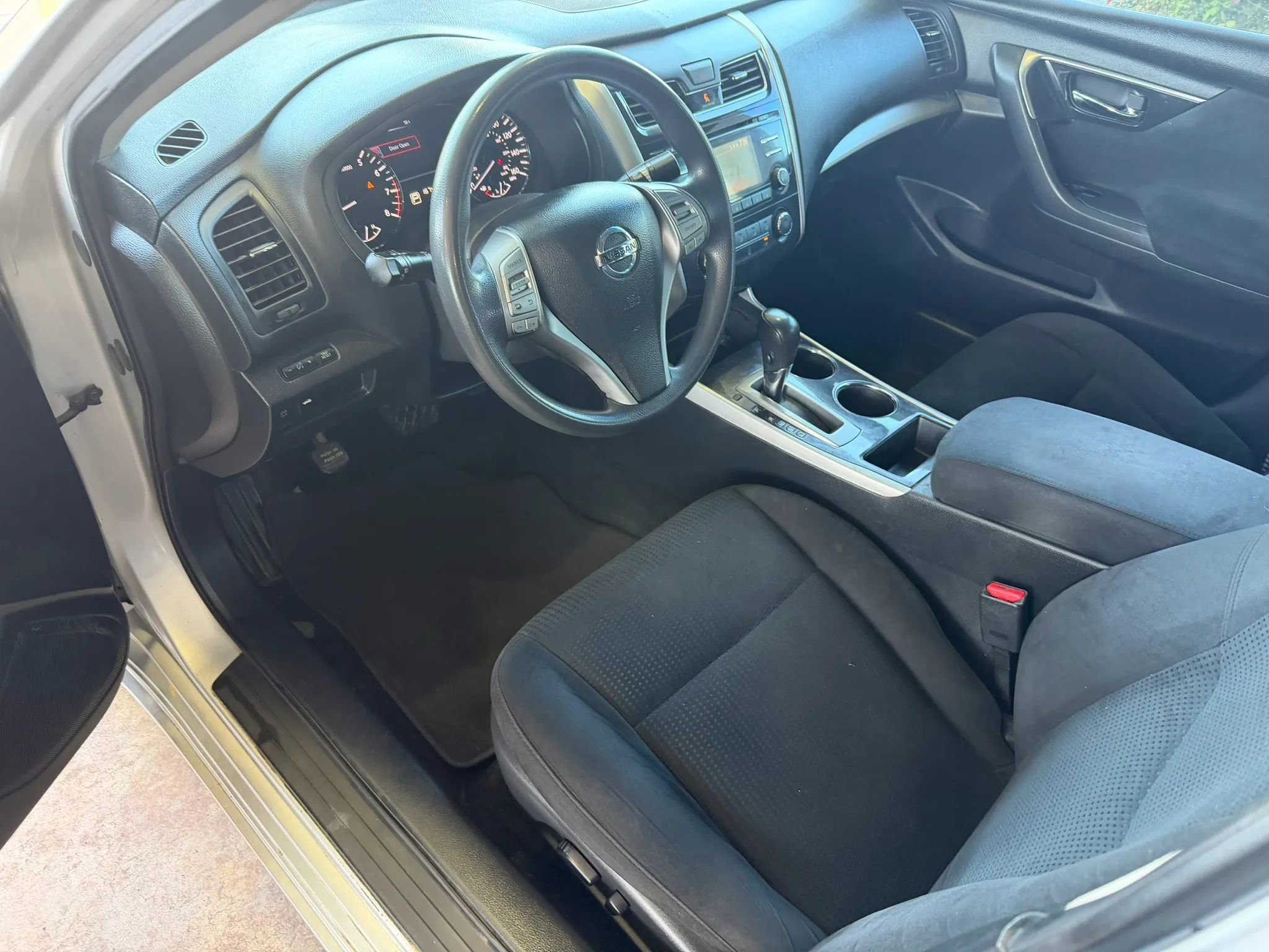 Used 2014 Nissan Altima 2.5 S w/ Display Audio Package FWD image 7