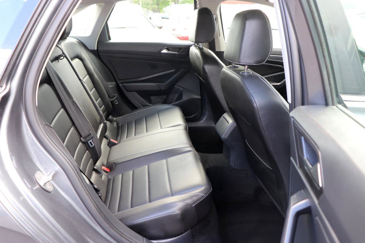 Used 2024 Volkswagen Jetta SE FWD image 13