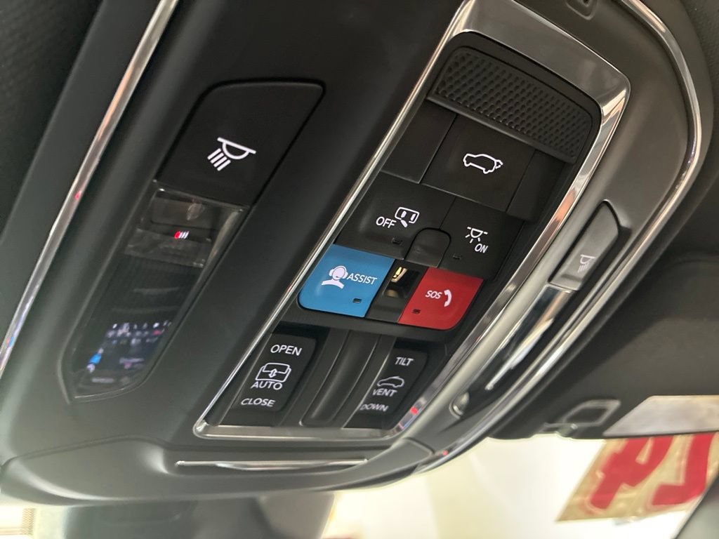 Certified 2024 Jeep Grand Cherokee Altitude AWD/4WD image 37