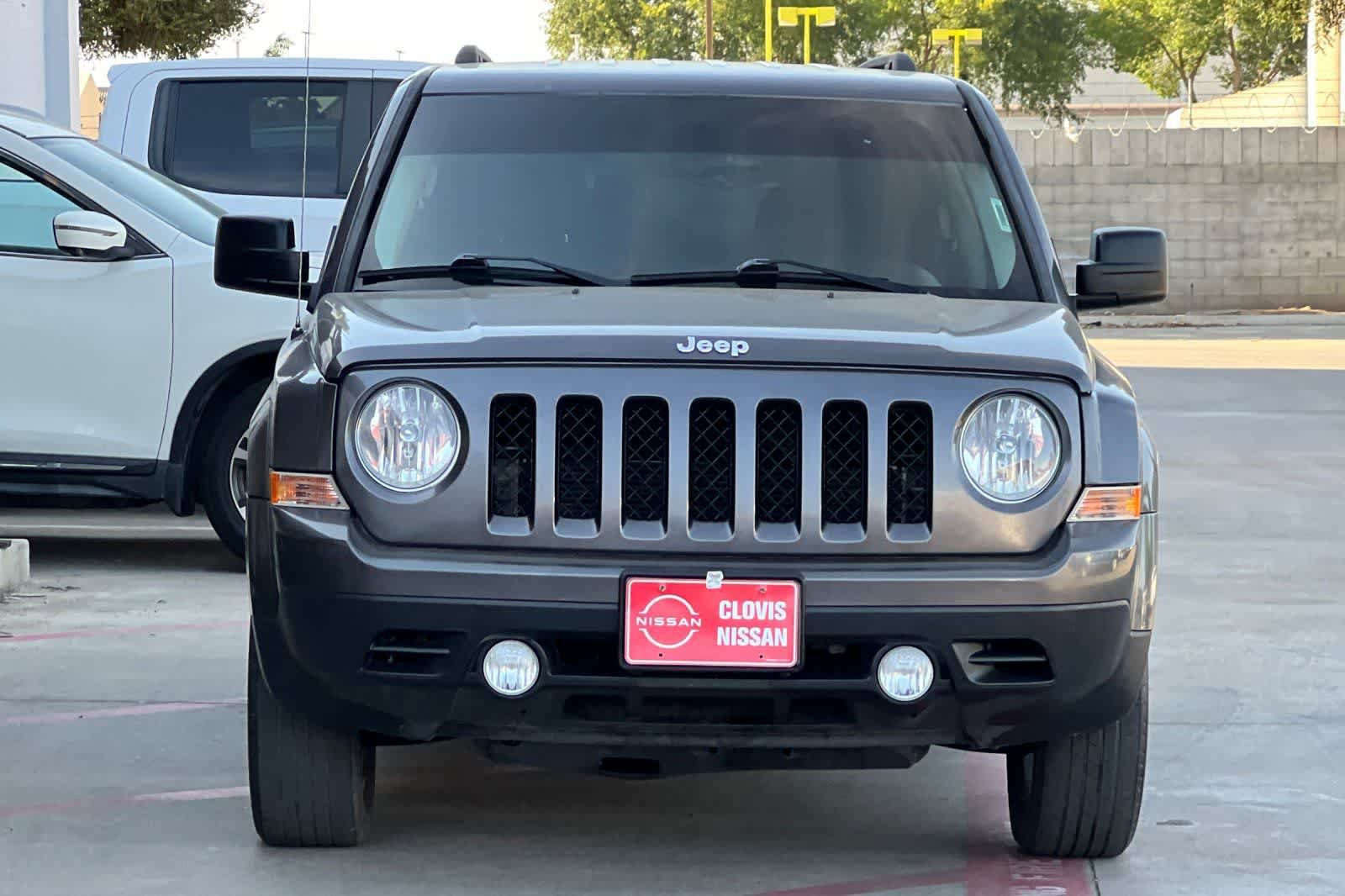 Used 2016 Jeep Patriot Latitude FWD image 11
