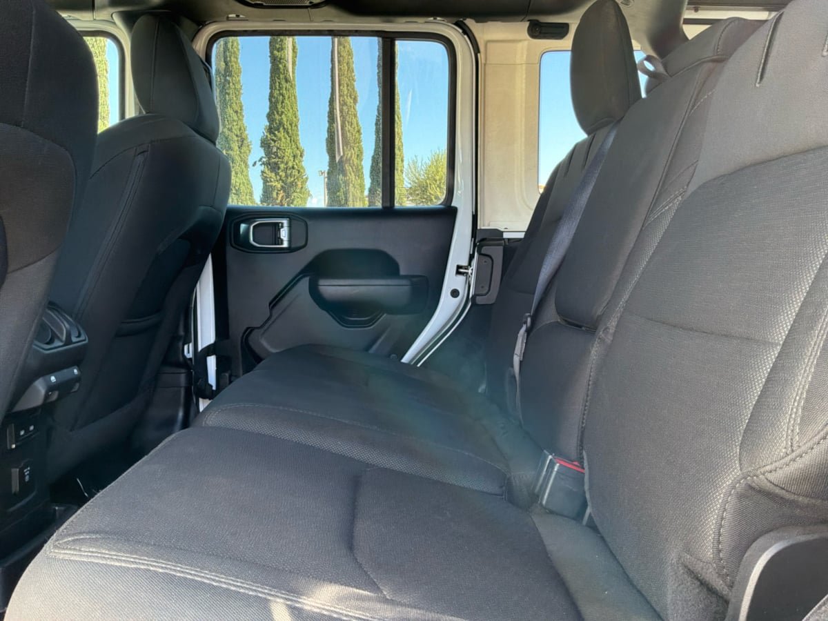 Used 2023 Jeep Wrangler Unlimited w/ Sun & Screen Package AWD/4WD image 19