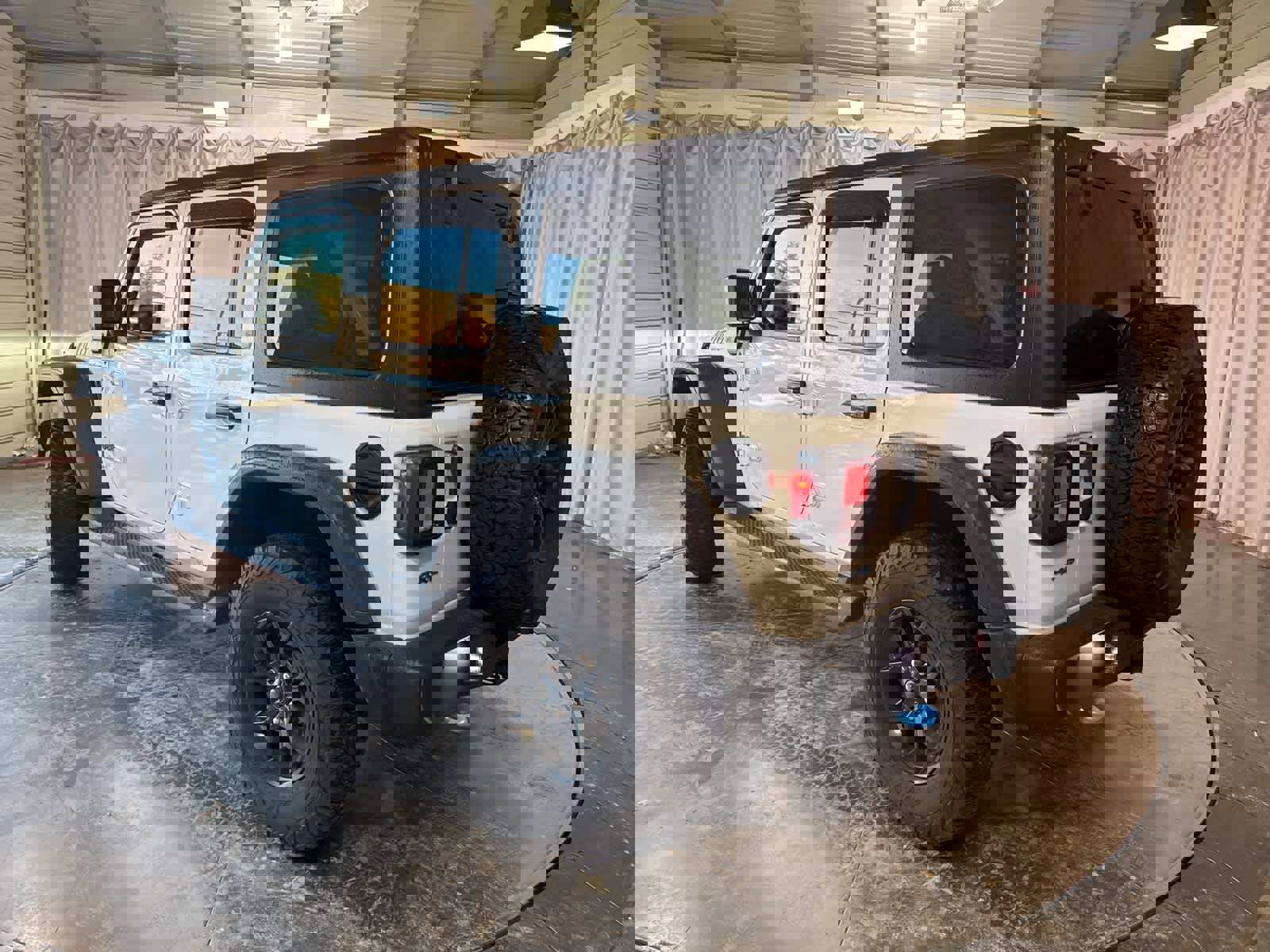 Used 2024 Jeep Wrangler Willys image 7