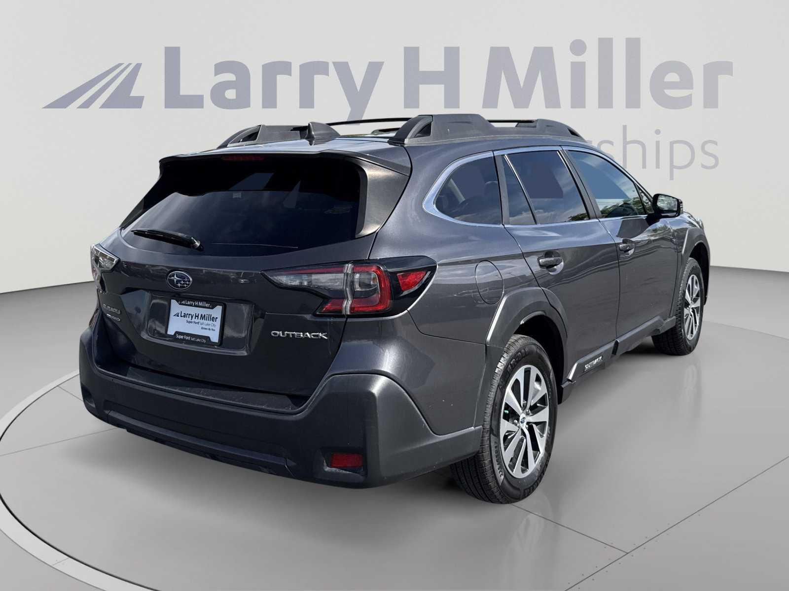 Used 2023 Subaru Outback Premium AWD/4WD image 5
