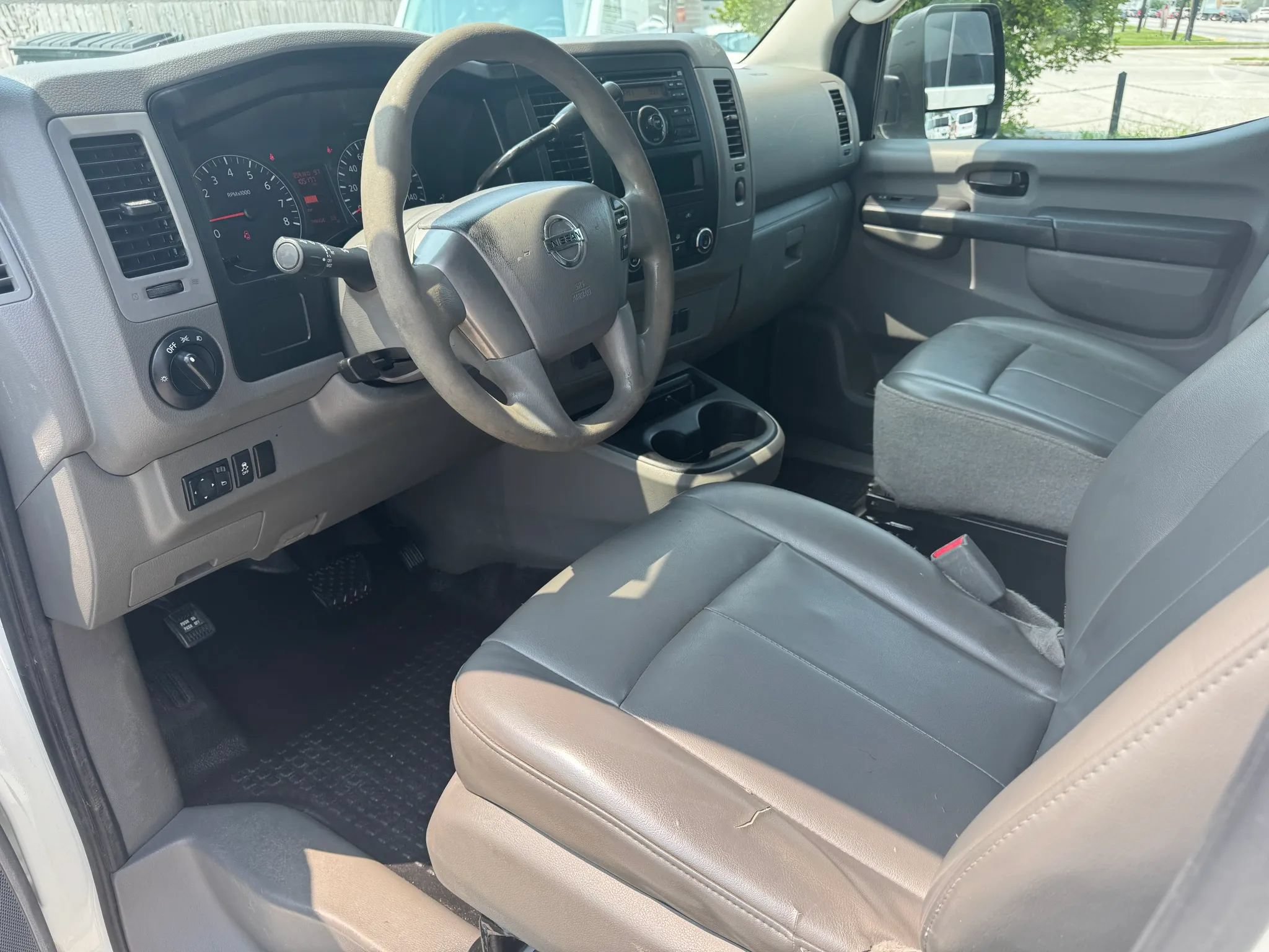 Used 2015 Nissan NV 2500 S w/ Power Package RWD image 17