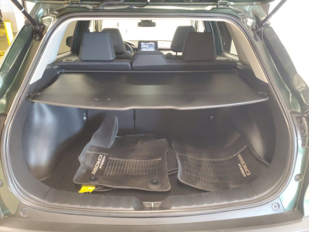 Used 2022 Toyota Corolla Cross LE w/ Moonroof Package image 8