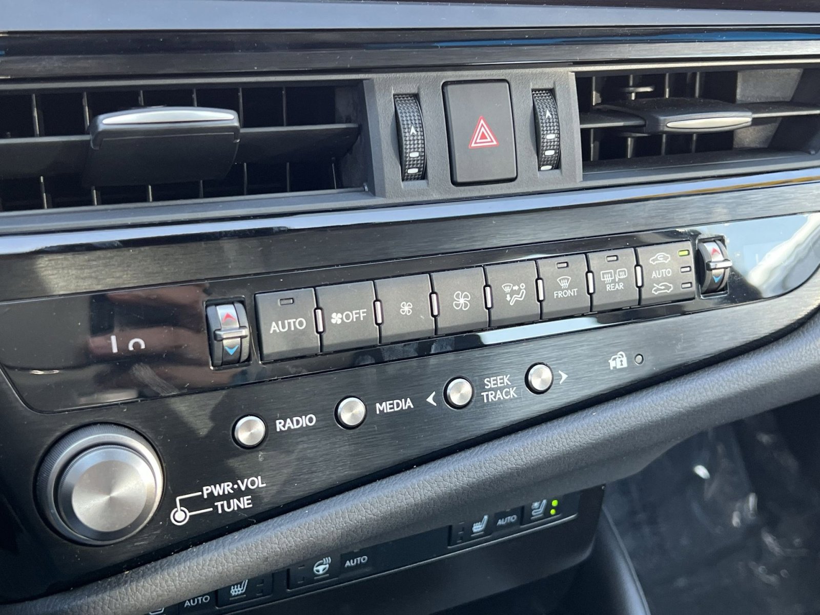 Used 2024 Lexus ES 350 w/ Premium Package image 22