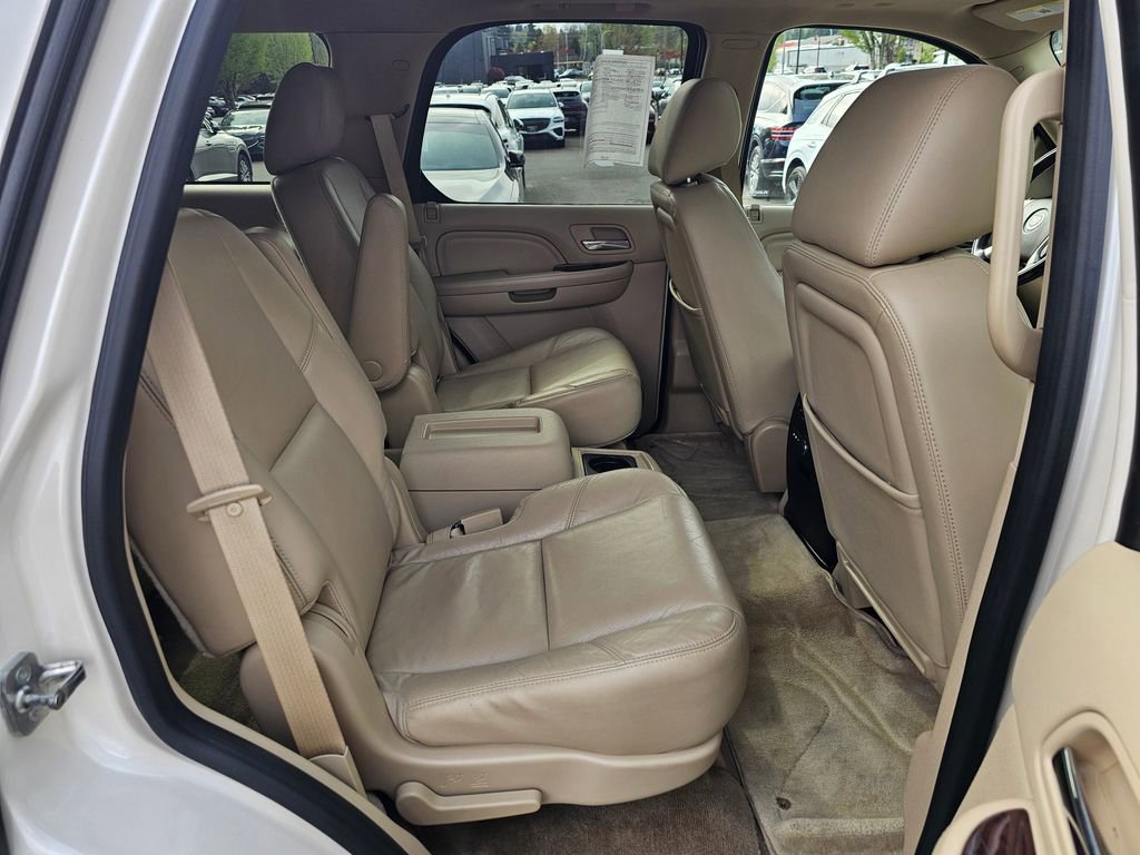 Used 2013 Cadillac Escalade Luxury AWD/4WD image 26