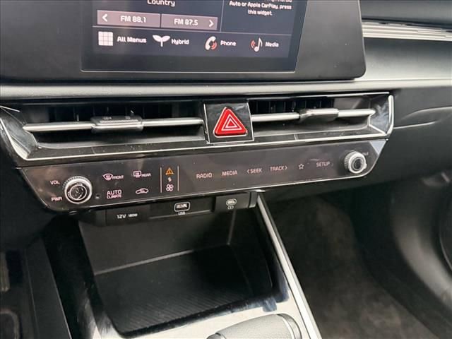 Used 2025 Kia Niro LX image 19