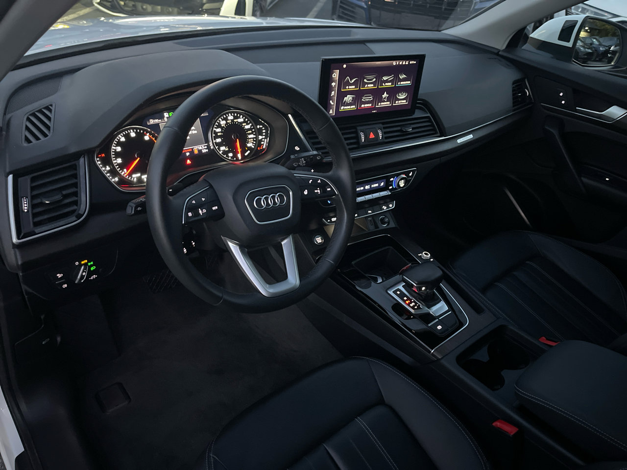 Used 2023 Audi Q5 2.0T Premium w/ Convenience Package image 21