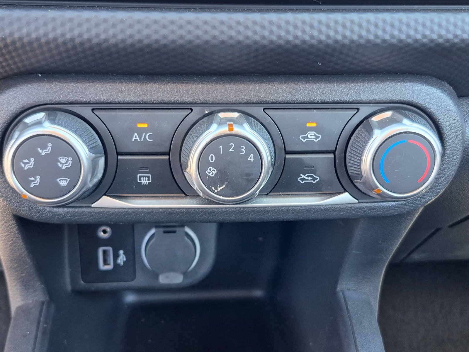 Used 2024 Nissan Kicks S w/ Interior Electronics Package FWD image 29