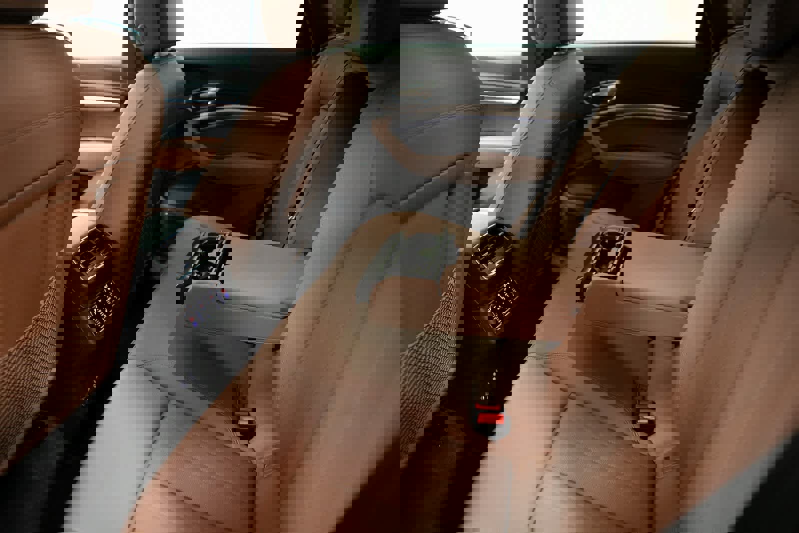 Used 2022 Audi e-tron Premium Plus w/ Premium Plus Package image 27