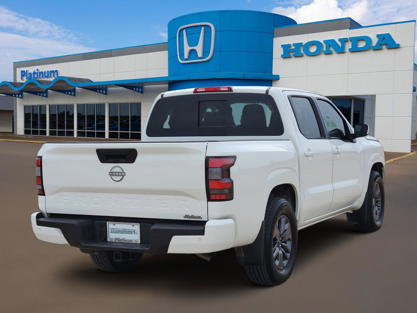 Used 2025 Nissan Frontier SV w/ SV Convenience Package image 4