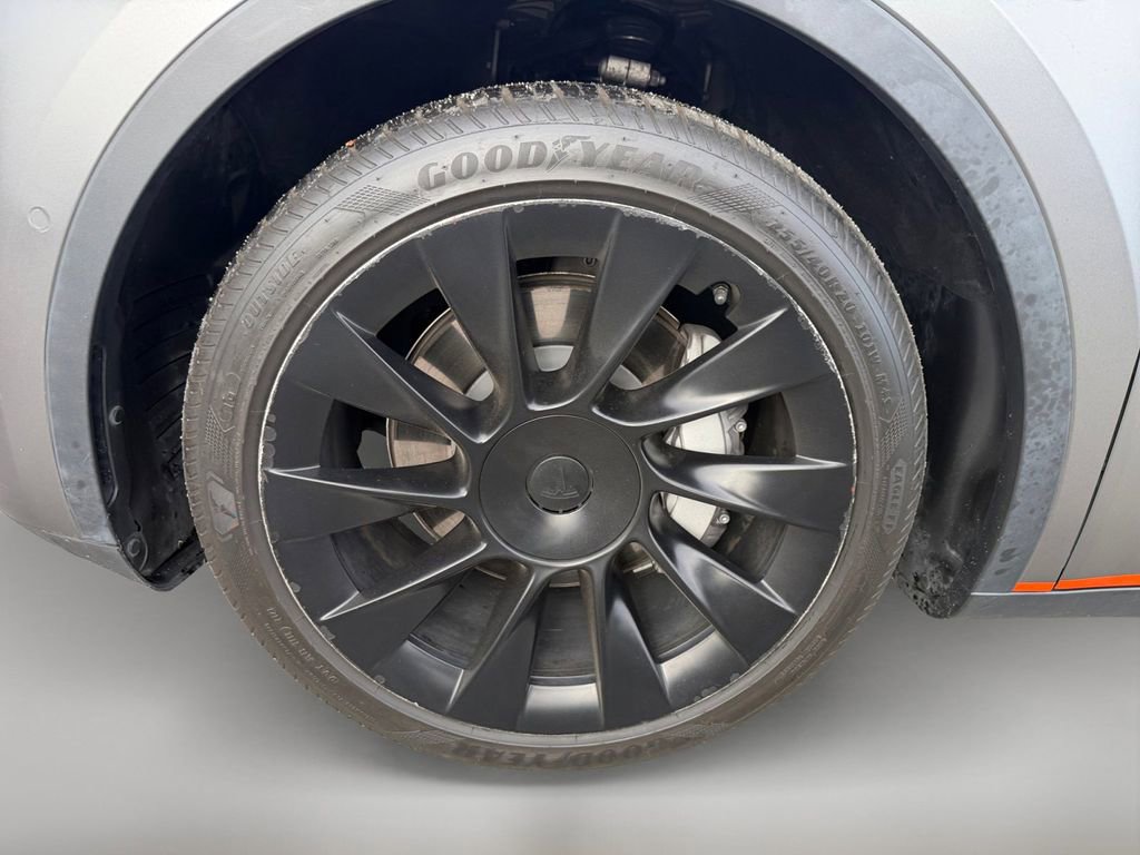 Used 2020 Tesla Model Y Long Range image 36