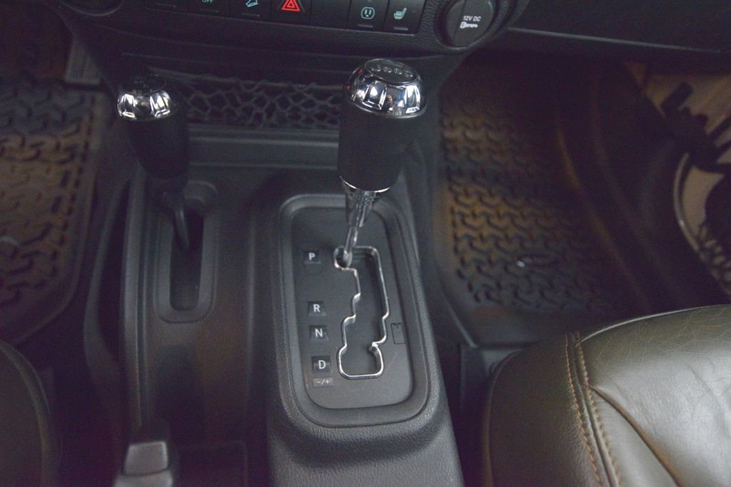 Used 2016 Jeep Wrangler Unlimited Sahara image 24