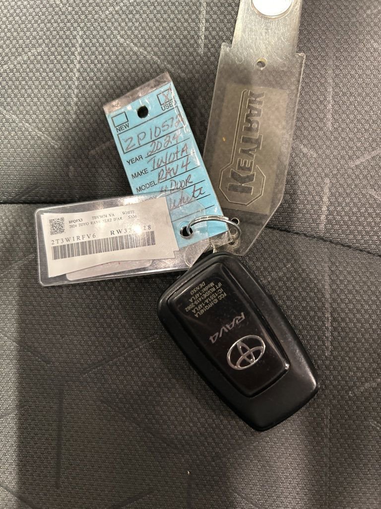 Used 2024 Toyota RAV4 XLE image 25