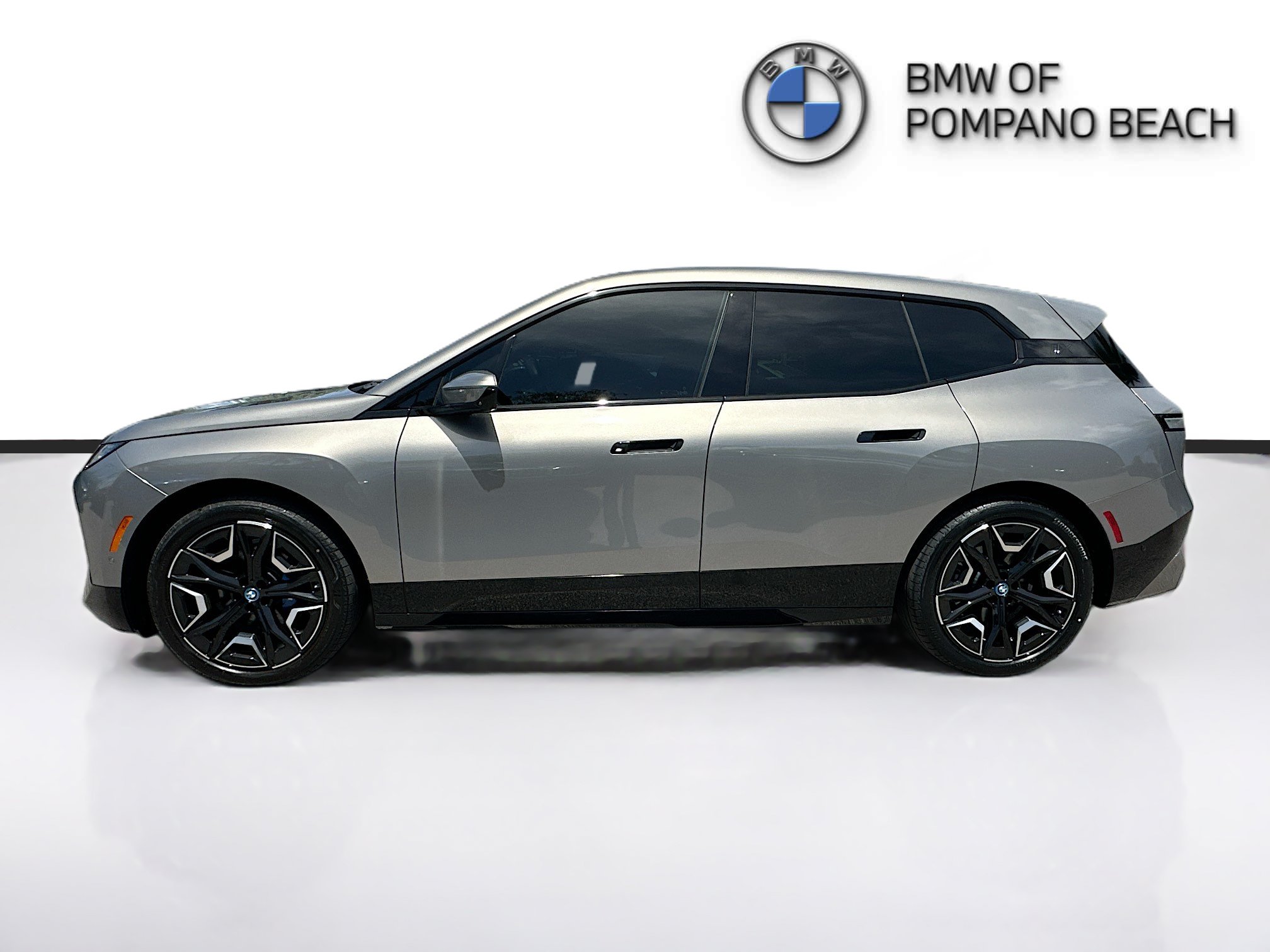 Used 2025 BMW iX M60 AWD/4WD image 4