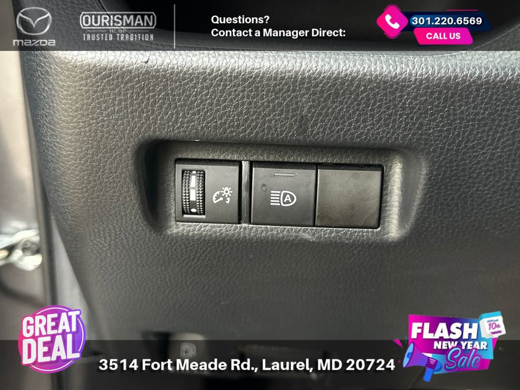 Used 2020 Toyota RAV4 LE image 29