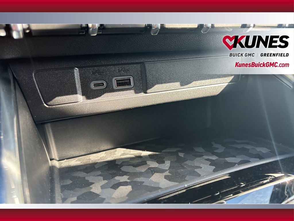 New 2025 GMC Canyon Elevation w/ Convenience Package image 31
