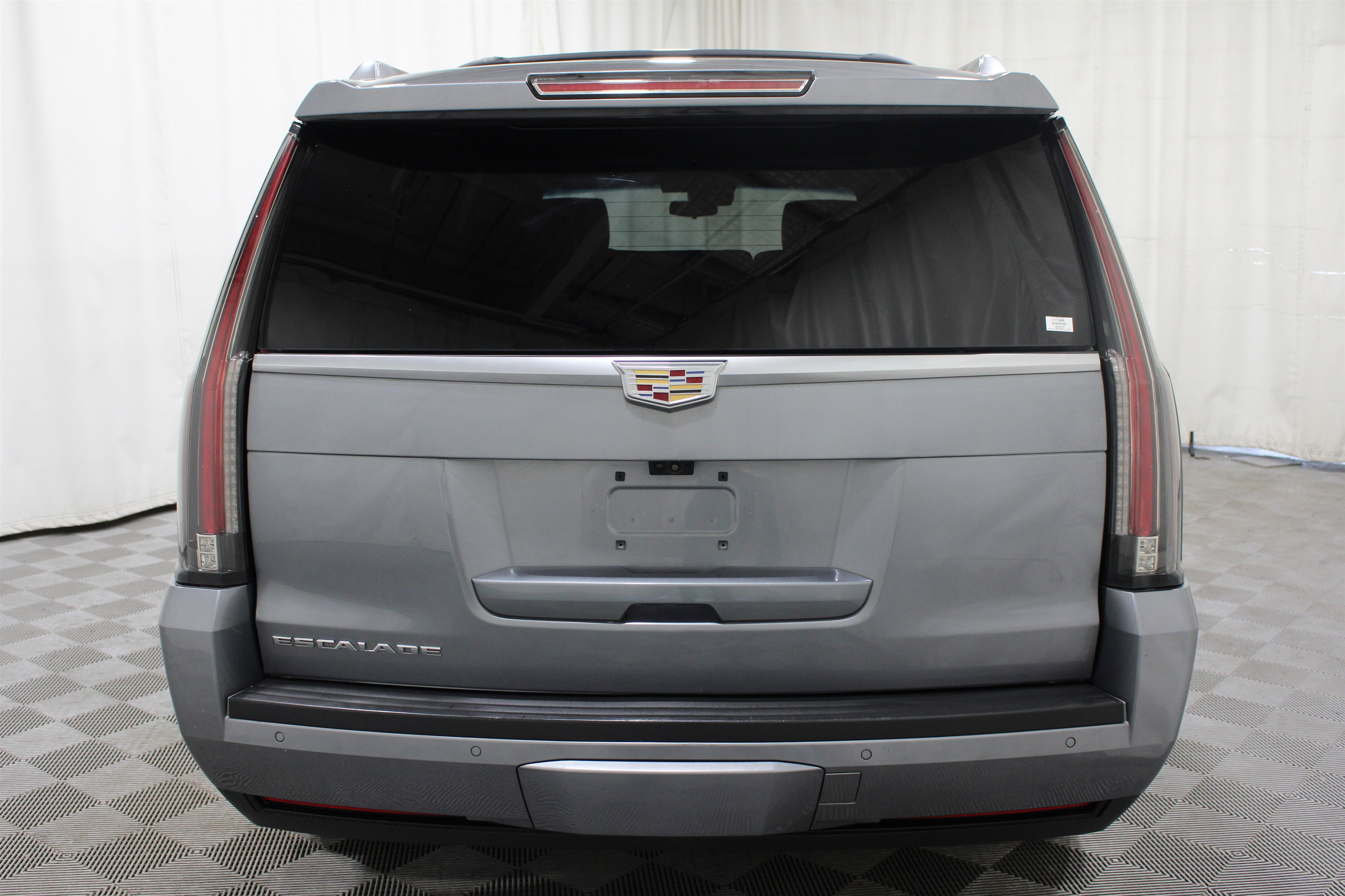 Used 2019 Cadillac Escalade ESV Platinum image 34