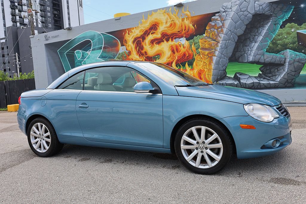 Used 2008 Volkswagen Eos 2.0T FWD image 17