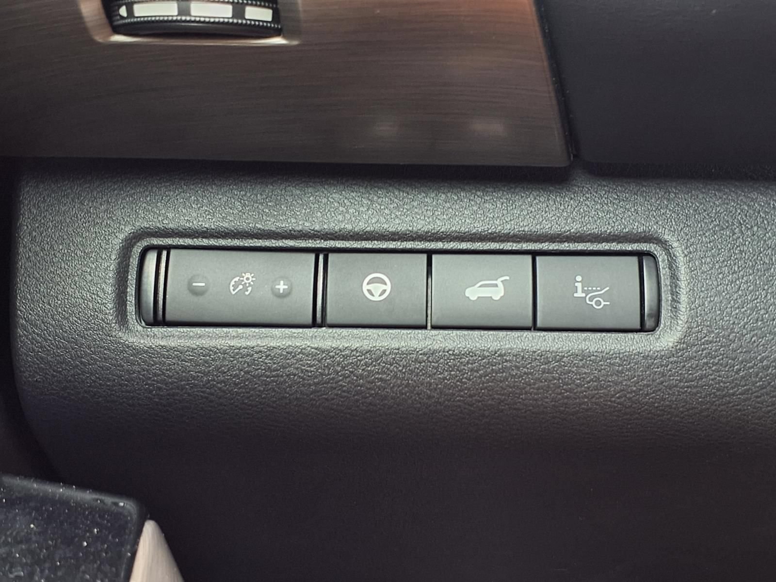 Used 2023 Nissan Pathfinder Platinum AWD/4WD image 9
