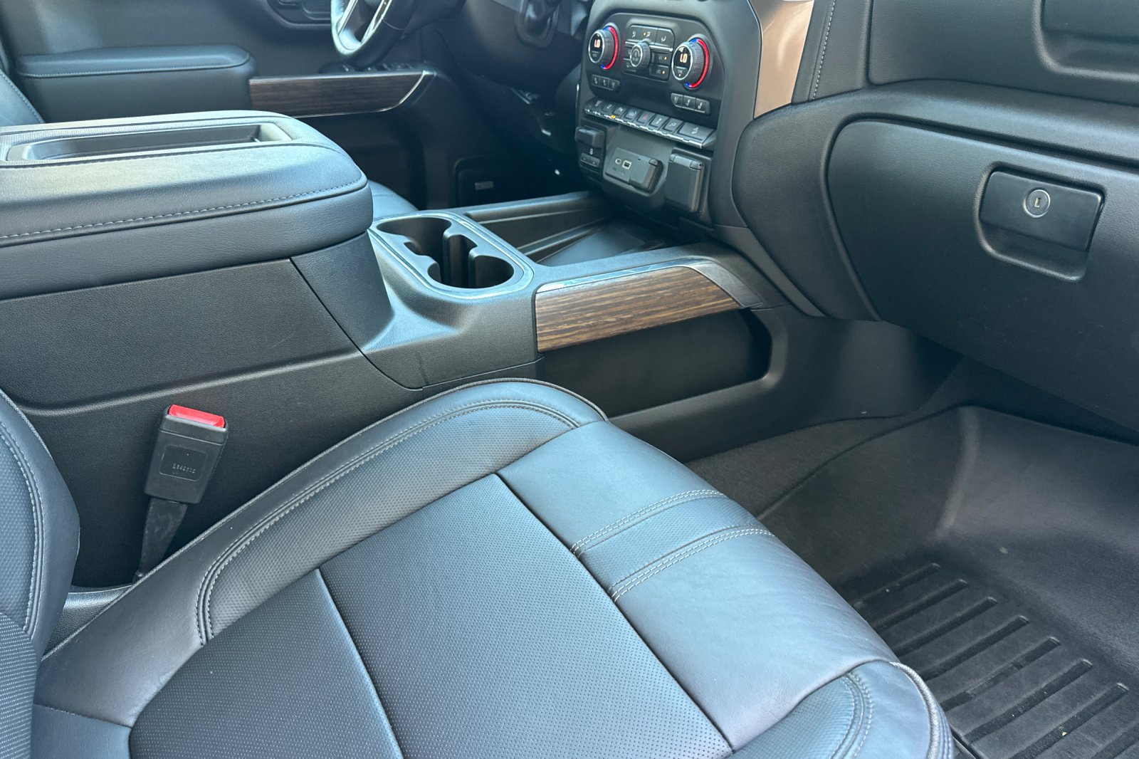 Used 2022 Chevrolet Silverado 3500 High Country w/ Safety Package II AWD/4WD image 18