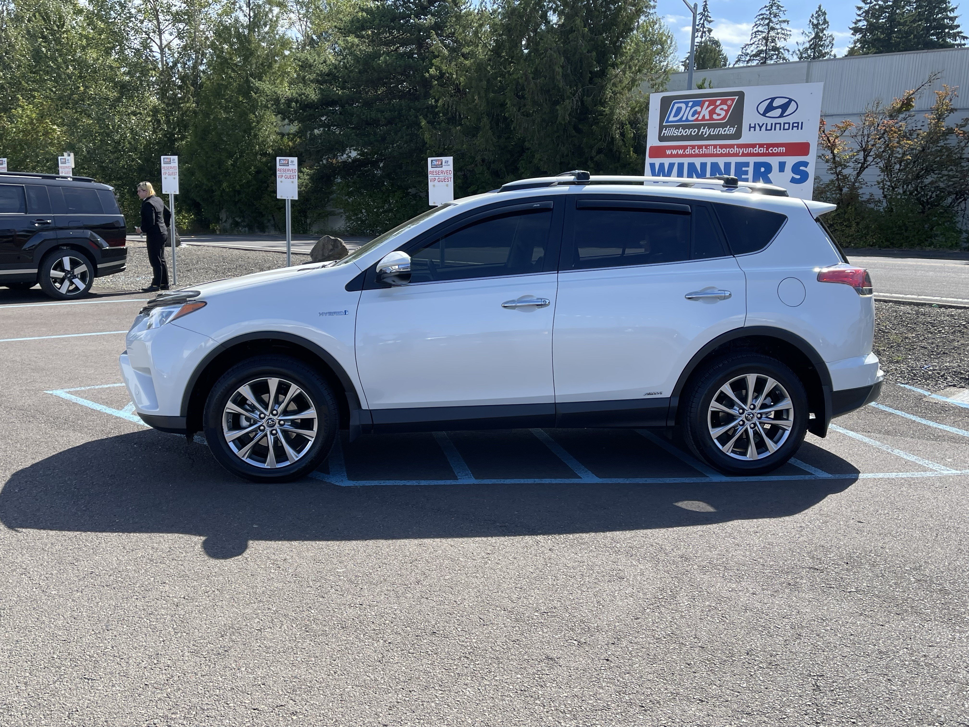Used 2018 Toyota RAV4 Limited w/ Advanced Technology Package AWD/4WD image 2