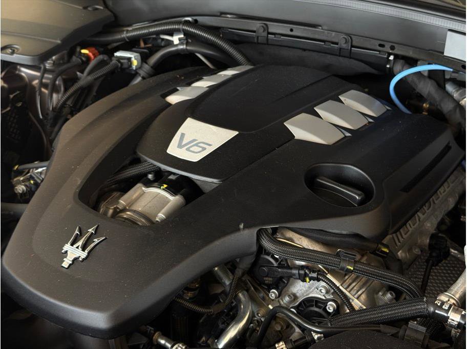 Used 2022 Maserati Levante GT AWD/4WD image 37